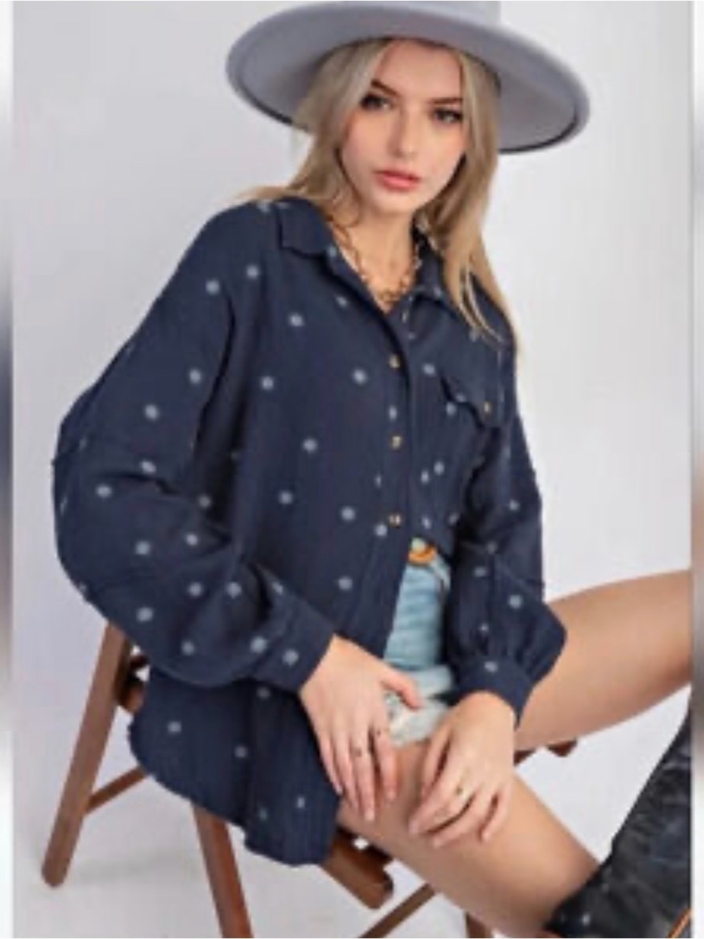 EASEL Cotton Gauze Navy Button-Down Shirt with Embroidered Daisy Design Size L